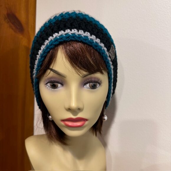 Teal and Black Stripe Hand Knit / Crochet Unisex Winter Beanie NEW - Picture 4 of 6
